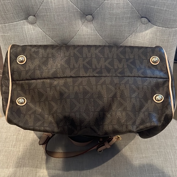 Michael Kors Bag - Picture 10 of 10